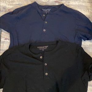 2 men’s banana republic Henley T-shirts-black navy